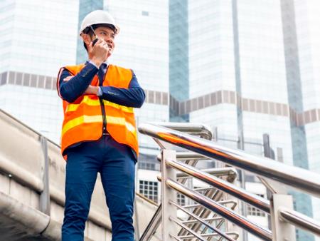 BỘ ĐÀM NÀO PHÙ HỢP CHO CÔNG VIỆC NGOÀI TRỜI LIÊN TỤC? – HƯỚNG DẪN CHỌN ĐÚNG CHO NGHỀ CỦA BẠN